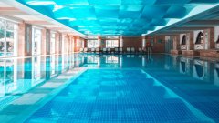 <b>酒店泳池水质改造，水处理系统是关键，轻松获得健康低氯水质</b>
